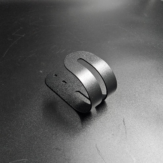 Latausjohdon seinäteline